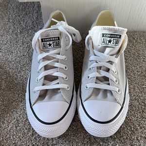 Converse. Women’s size 8.5. Color: Mouse
